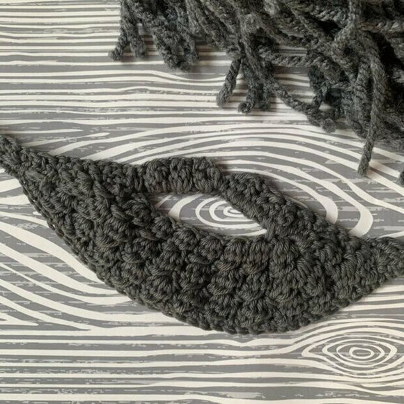 Hand Knit Grey Wig With Beard 2-4 EUC - Picture 3 of 6